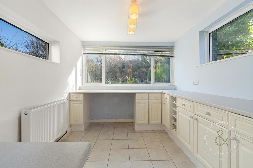 Horse Shoe Dr, Bristol, Hern Crabtree (12).jpg