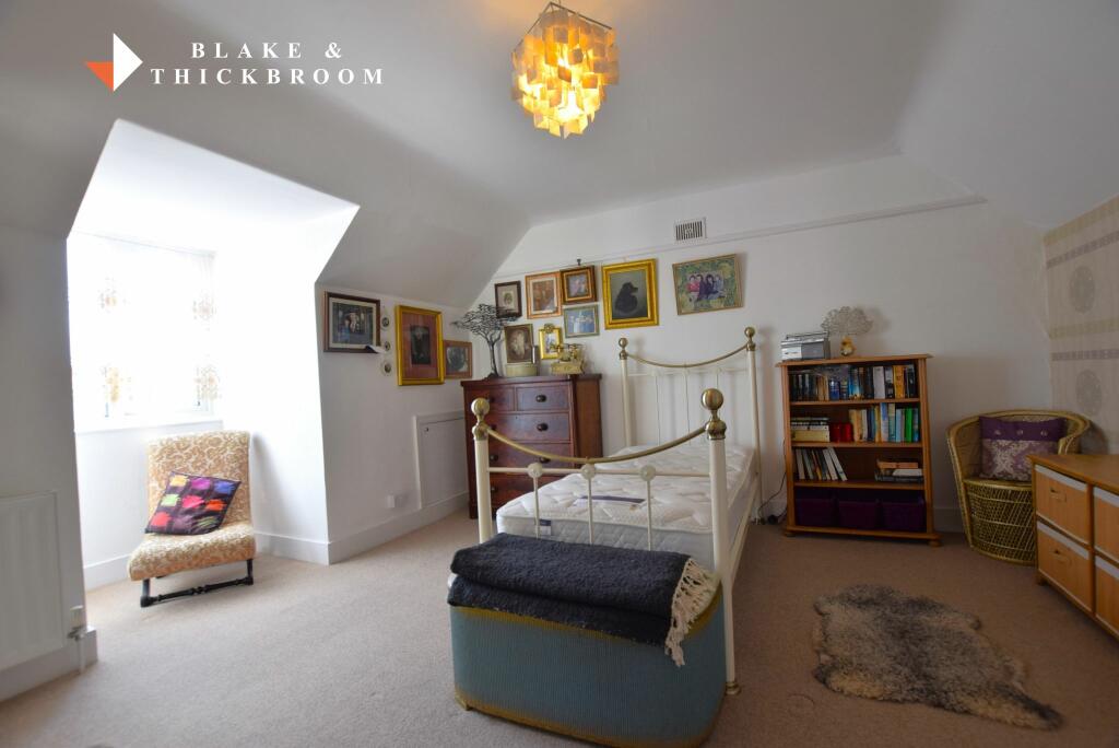 FIRST FLOOR: BEDROOM ONE