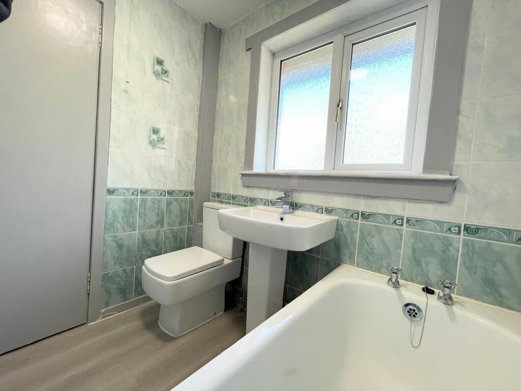 IMG-20250422-WA00...