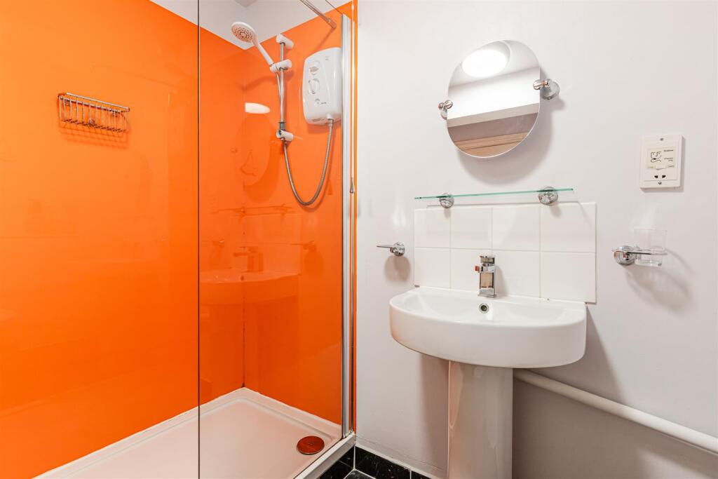 A13 - Flat 6 Raleigh Apartment Raleigh Street Dart