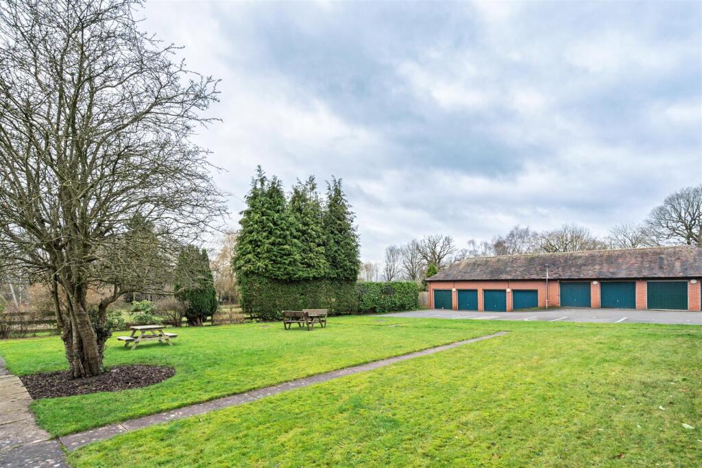 7 Catherines Close-19_lo.jpg