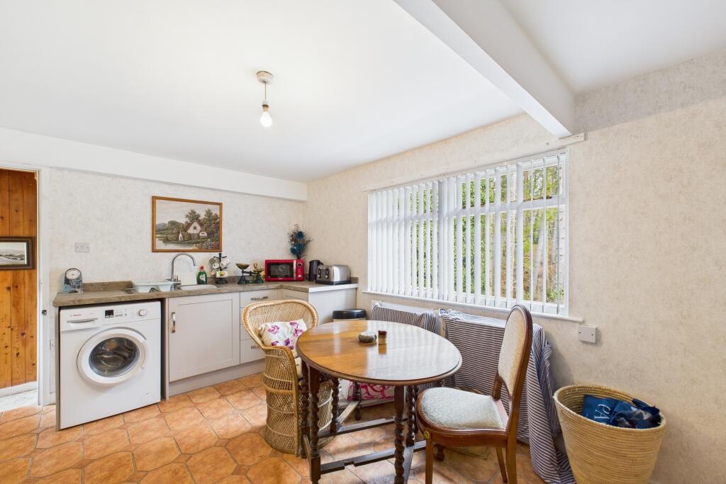 CAM04201G0-PR0068-STILL020