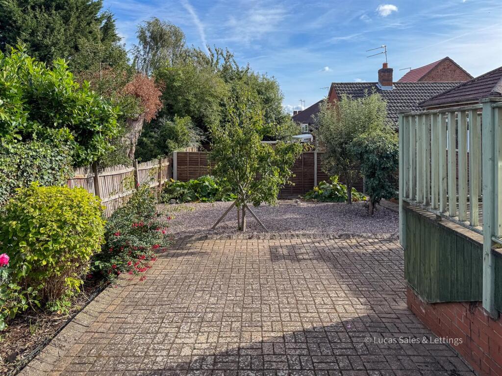 3 Larch Rd Kettering-08.jpg