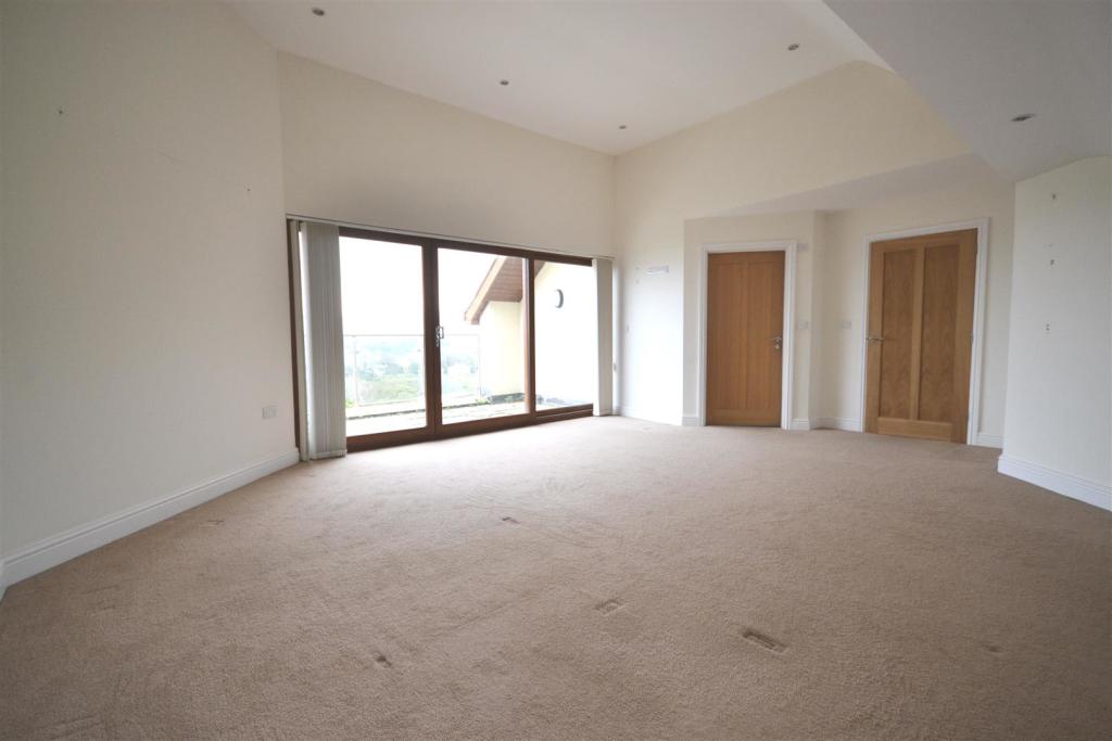 bed top floor.jpeg