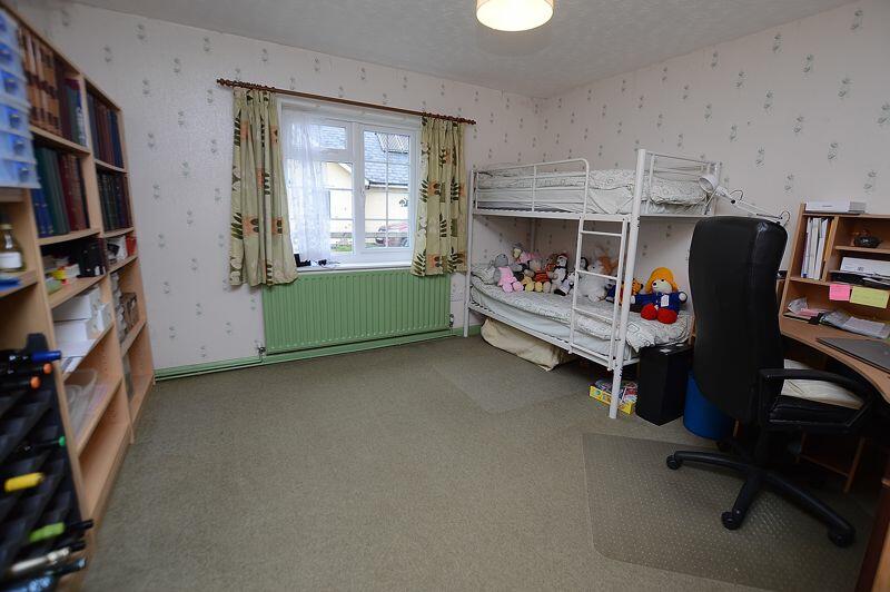 Bedroom 3/Office