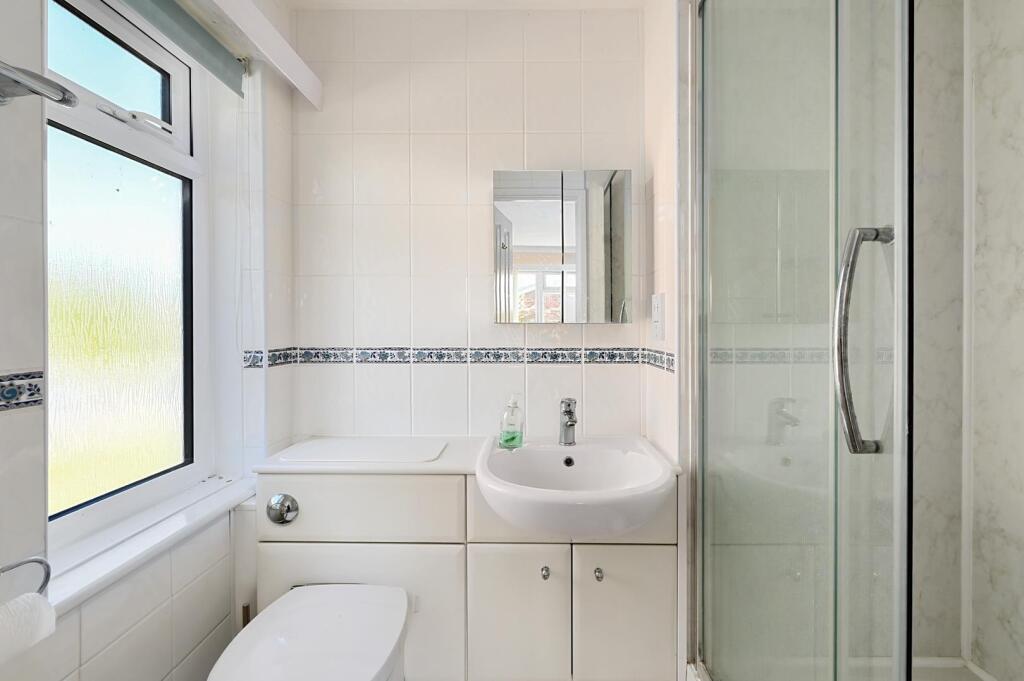 27 Saltdean Way TN39 (19).jpg