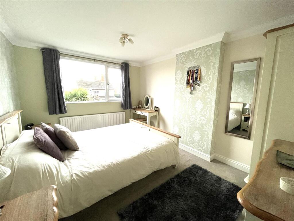 4 plovers bed 1.jpeg