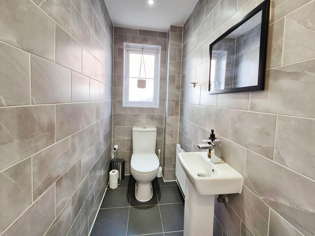 f34ba3a8-10000252...