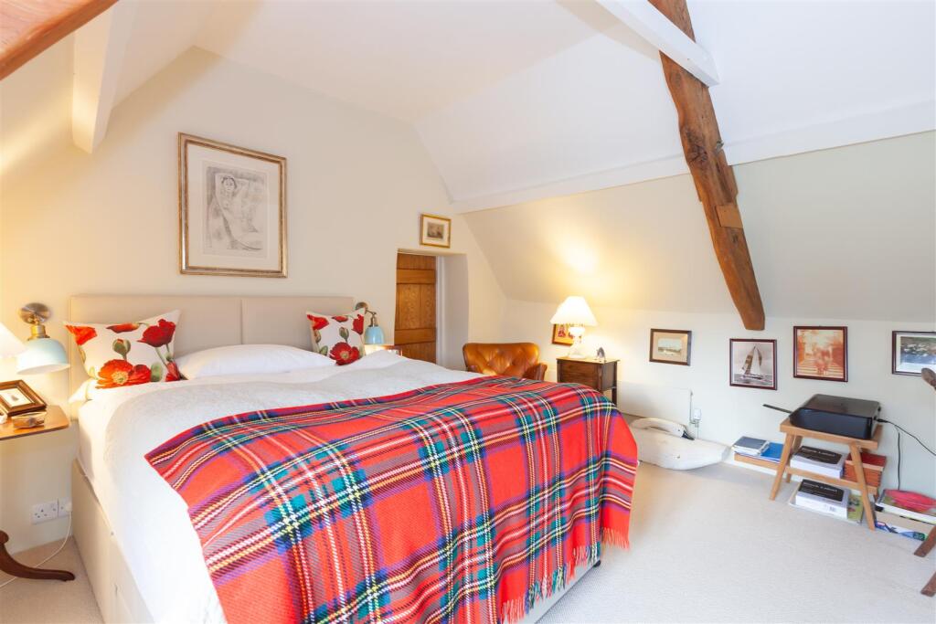Master Bedroom 2.jpg