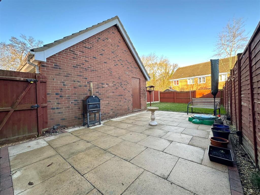 Well-Appointed Rear Garden 488