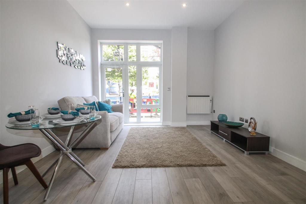 Lounge 2 ( 2 Bedroom ).jpg