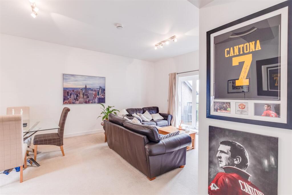 Constables - 41 Mostyn House New-9.jpg