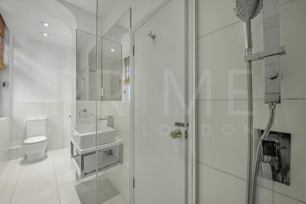 BATHROOM2 (24).jpg