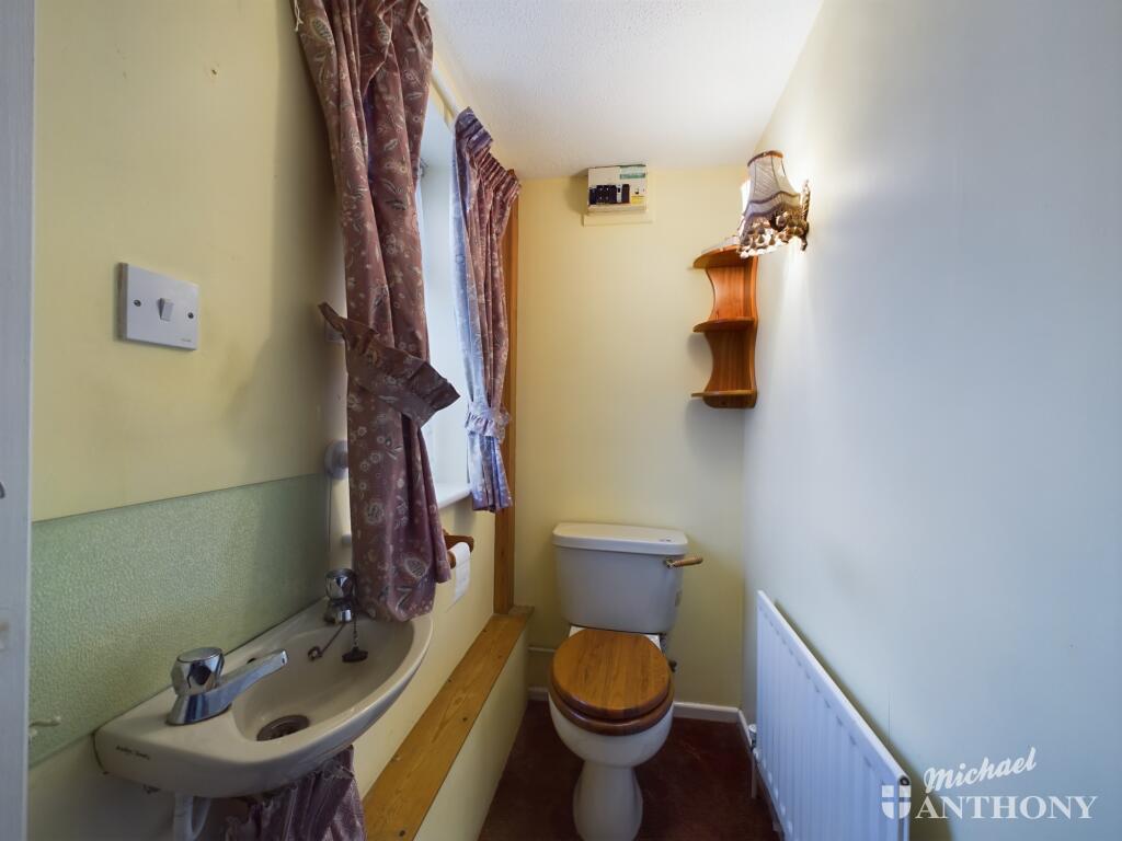 CAM02773G0-PR0206-STILL008
