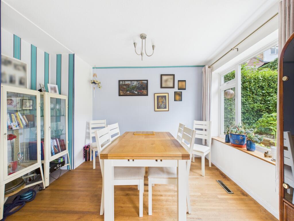 CAM02119G0-PR0446-STILL028