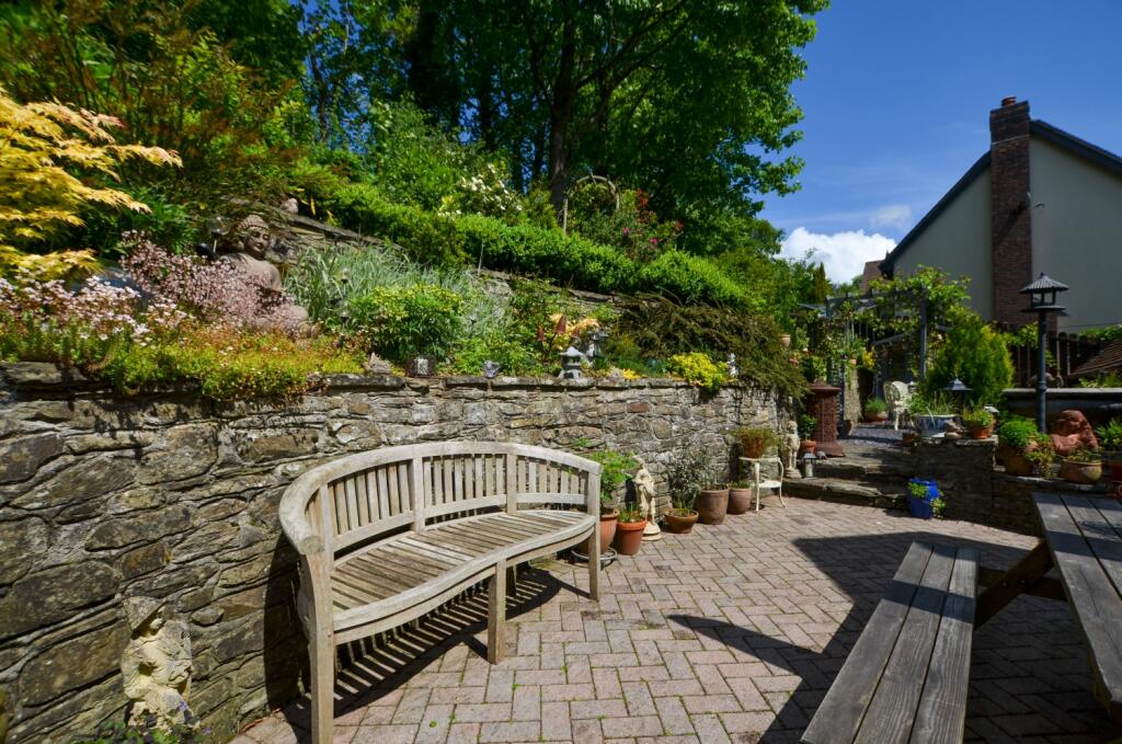 To Book A Viewing Call TPS Lostwithiel on 01208 87