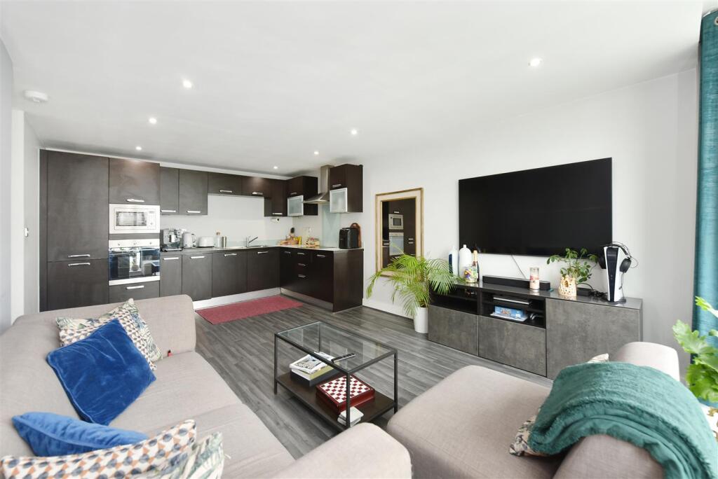 Winward Court (7).JPG