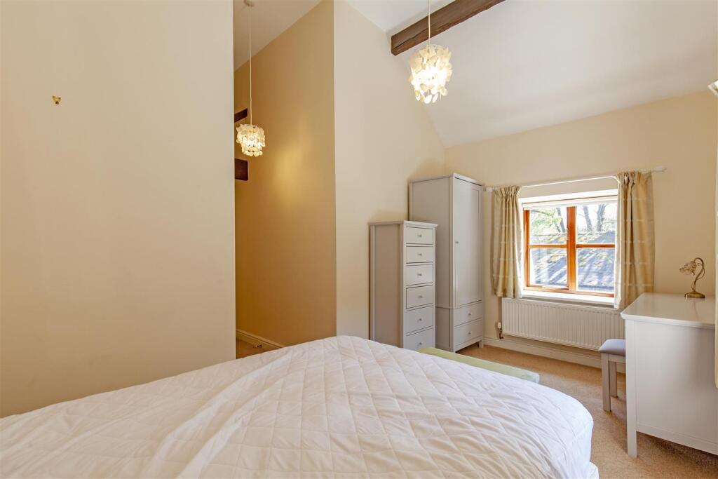 Bedroom 1-3.jpg