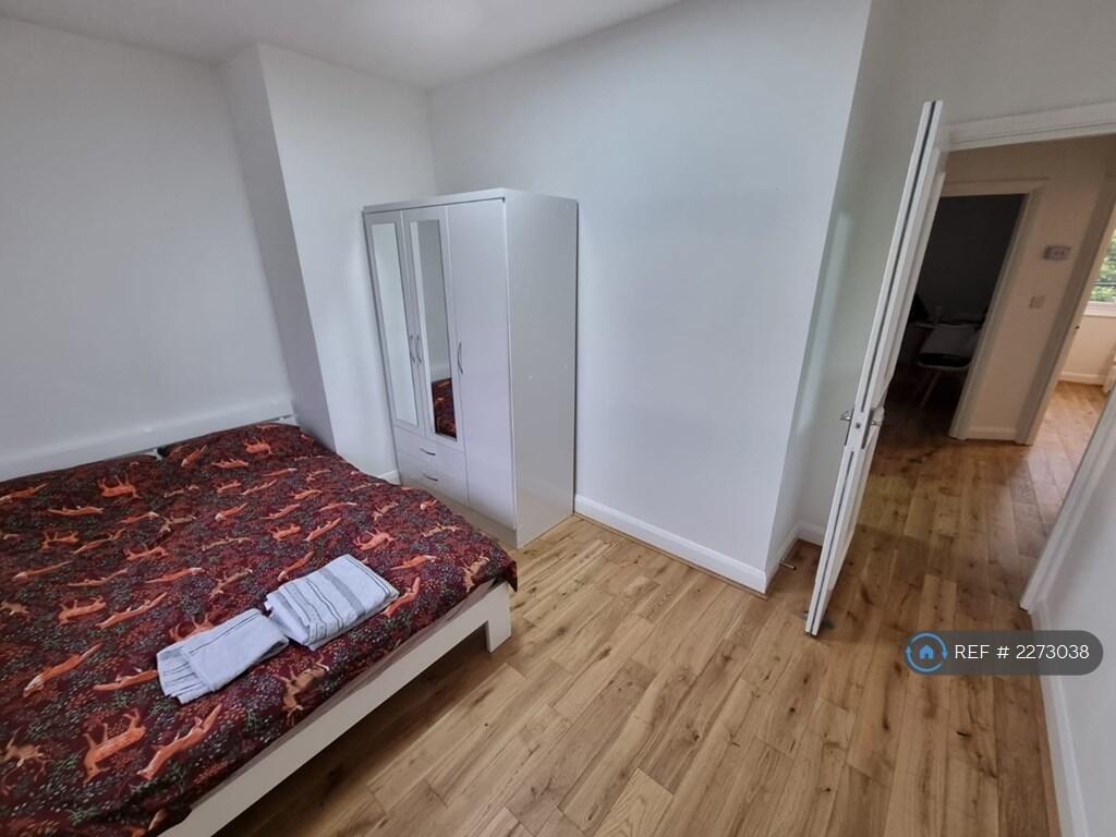 Bedroom B1