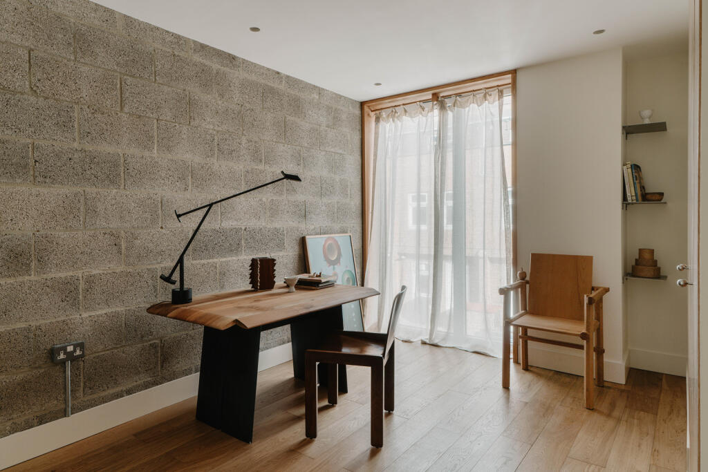 265911 - Stoke Newington High Street_Re-edits_H...