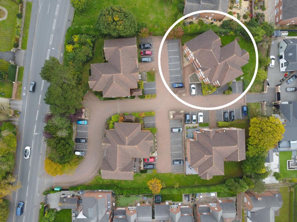 Position of Apartment in Corner of Complex