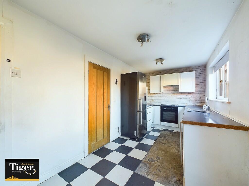 CAM02176G0-PR0409...