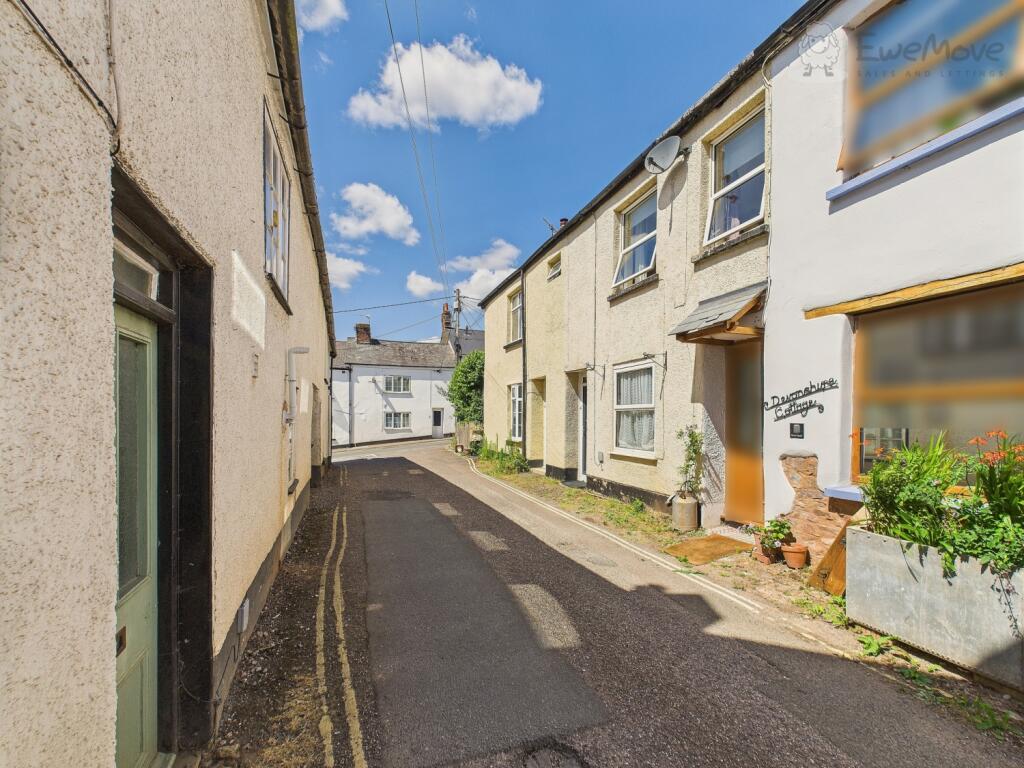 CAM03640G0-PR0050-STILL022