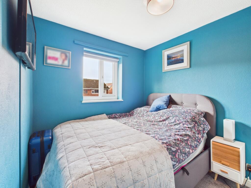 CAM03729G0-PR0185-STILL025