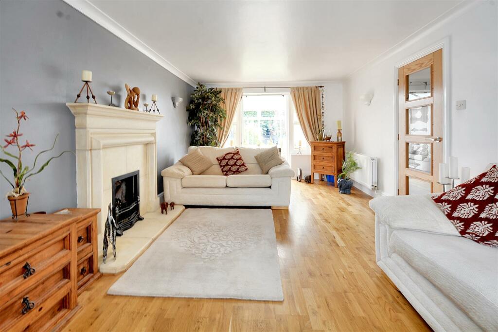 Living Room_1.jpeg