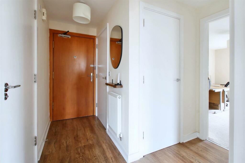 Hallway.JPG