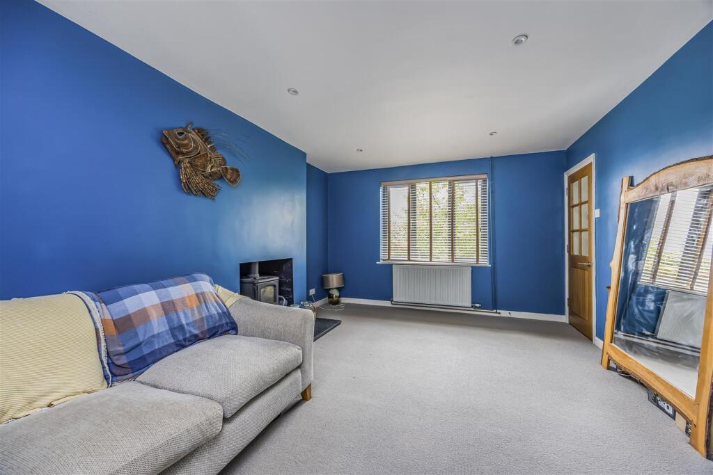 2 Firpiece, Forestside Road, Rowland¿s Castle-Port