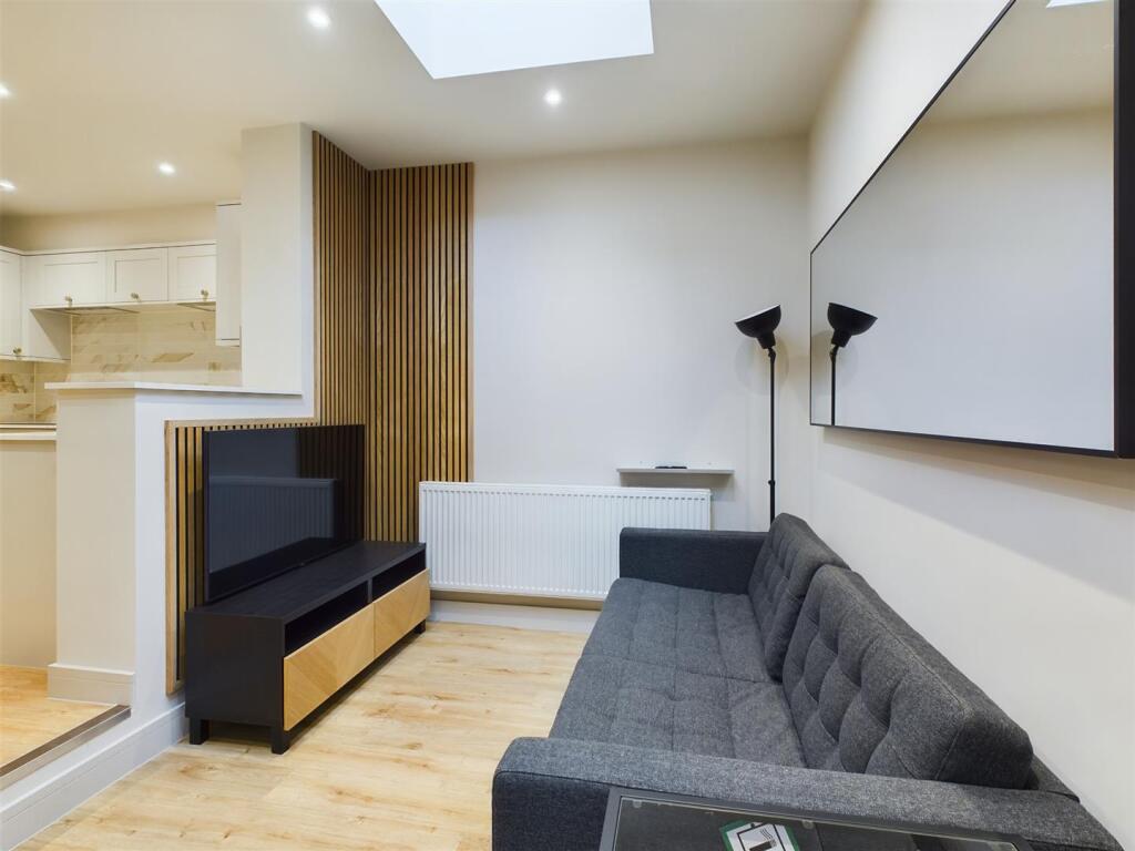 Filton Avenue, Filton