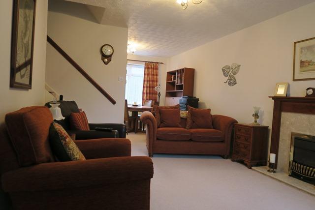 SITTING/DINING ROOM