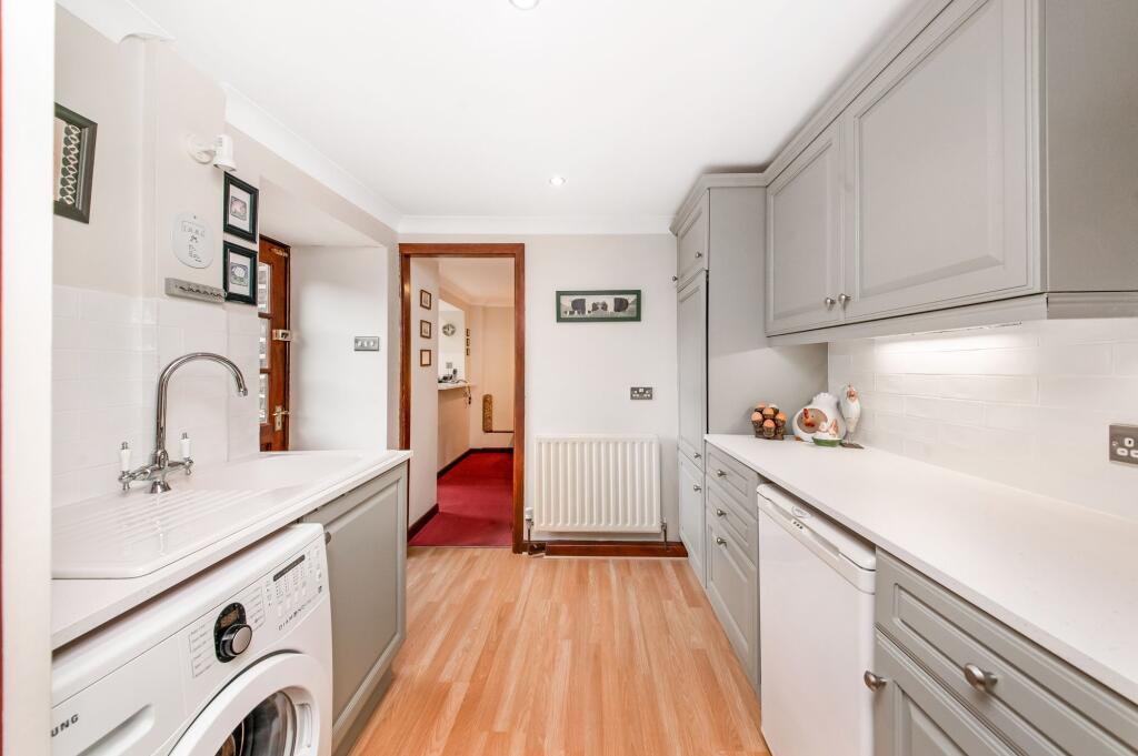 ENTRANCE HALLWAY/UTILITY