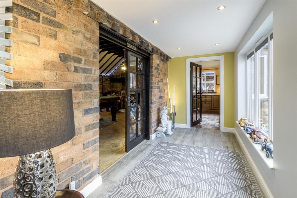 Main Road, Baxterley