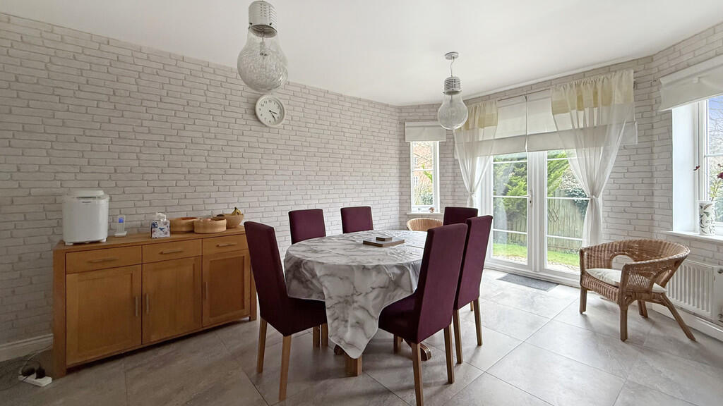 Kitchen/dining ro...