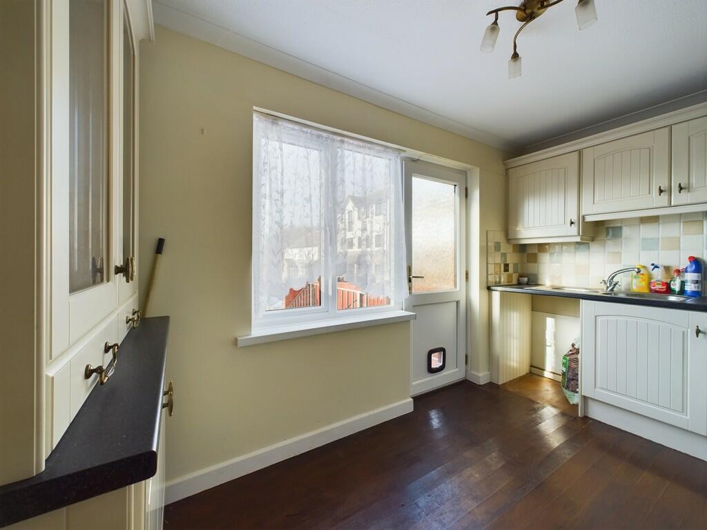 CAM02089G0-PR0356...