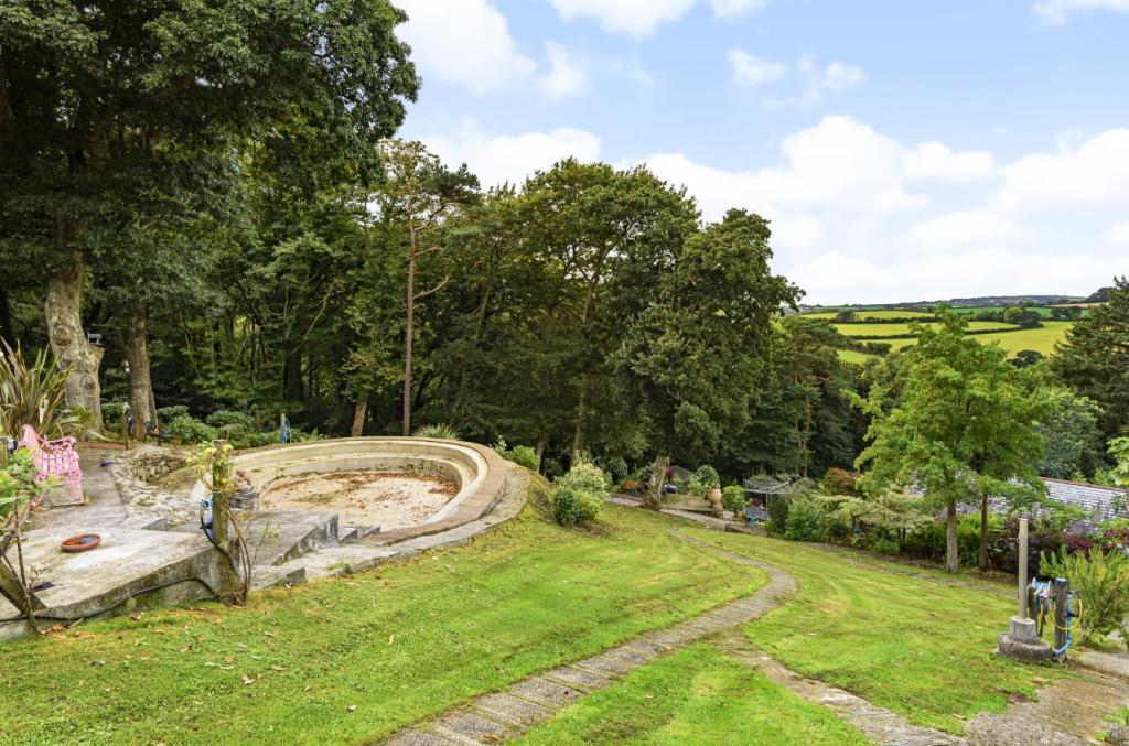 Garden 2.jpg