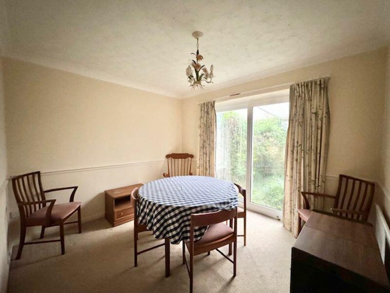 Bedroom 3 / Dining room