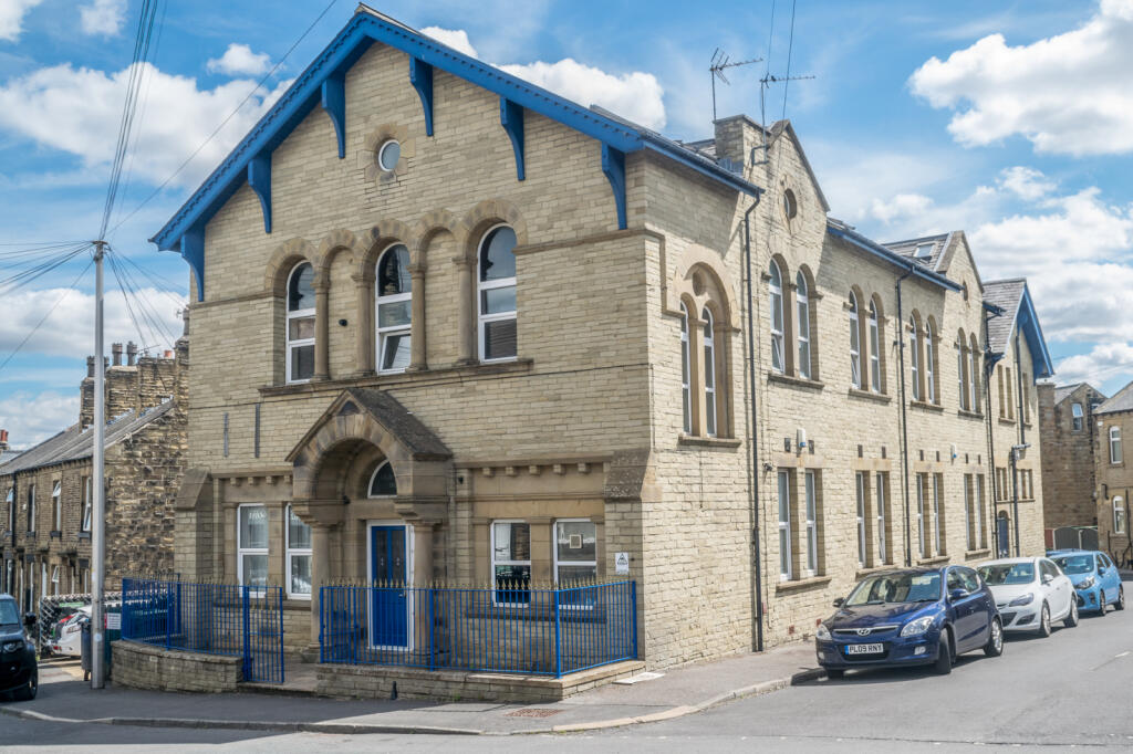 FLAT 3 THE OLD SCHOOL HOUSE MORLEY LEEDS LS27 8QY