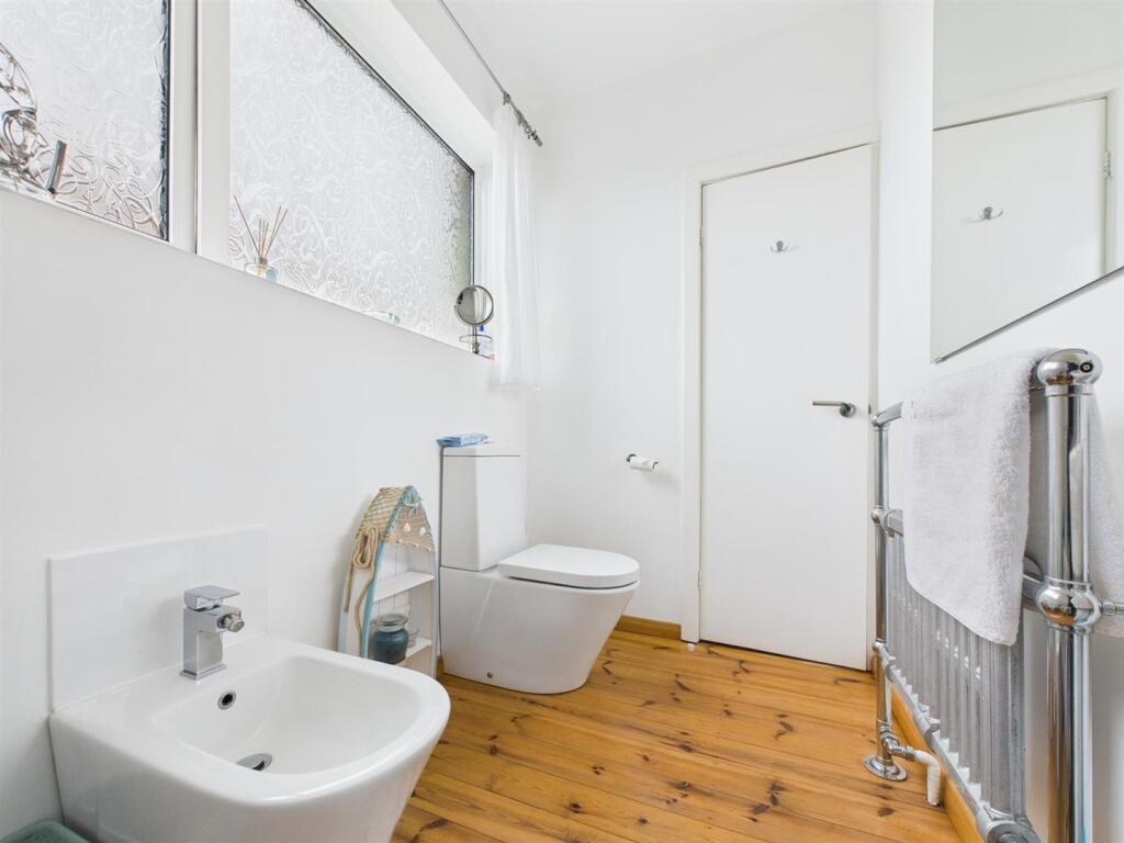 En-suite Bathroom