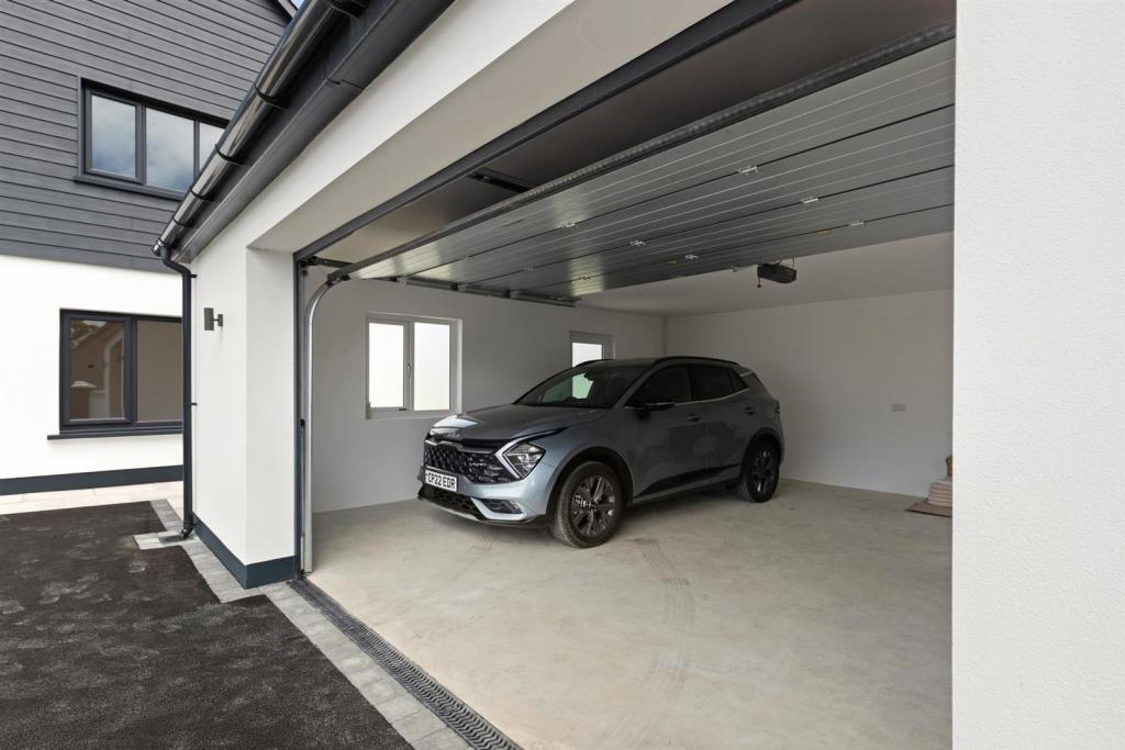 8 Ashmoor Gardens WWP - Final Edits-10.jpg