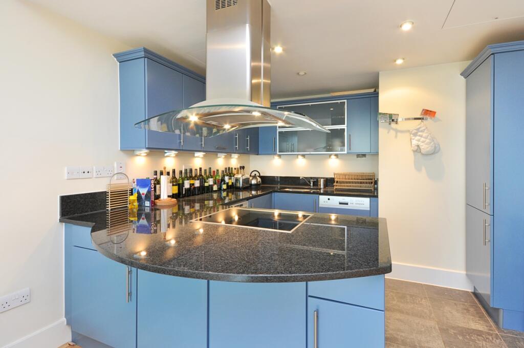 8-PUTNEY-WHARF-TO...