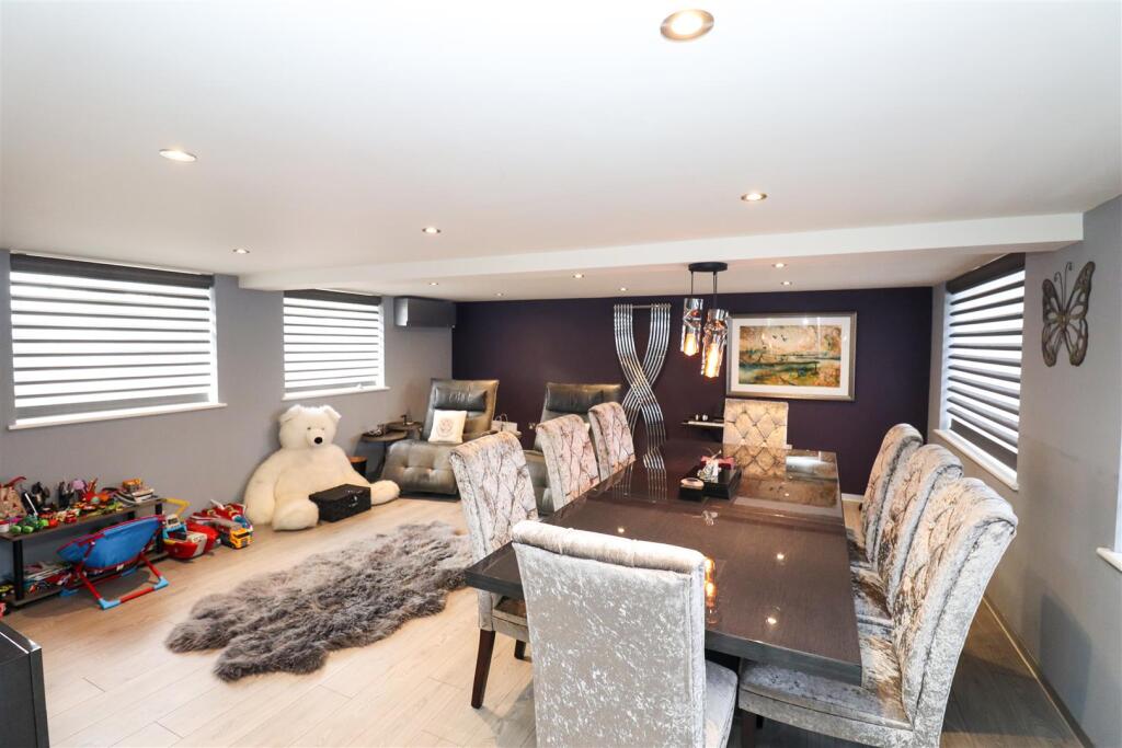 Dining Room/Den