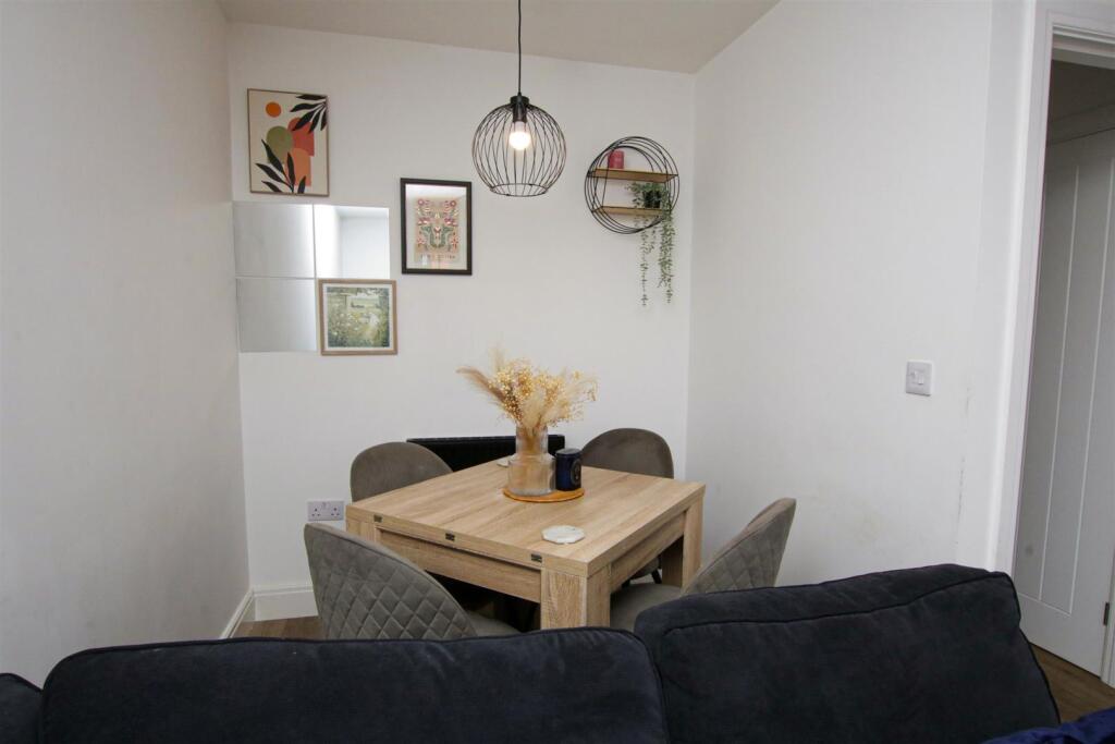 OPEN PLAN LIVING &amp; DINING ROOM