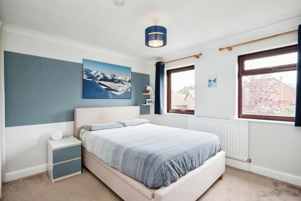 11tobygardenshadlowtn110ew-7