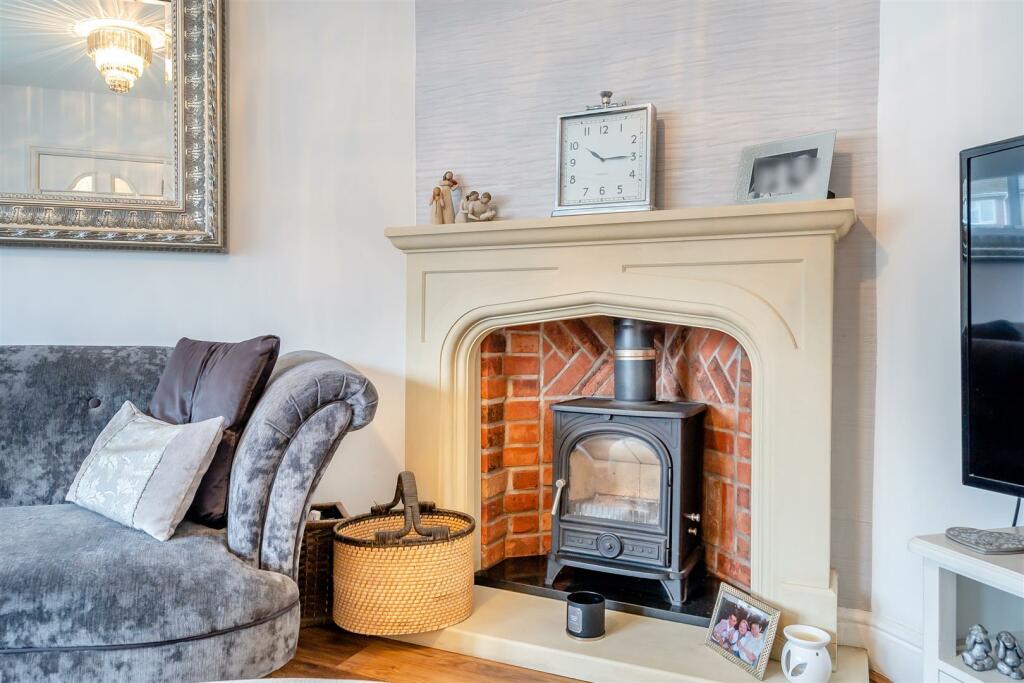 8627610-interior04.jpg