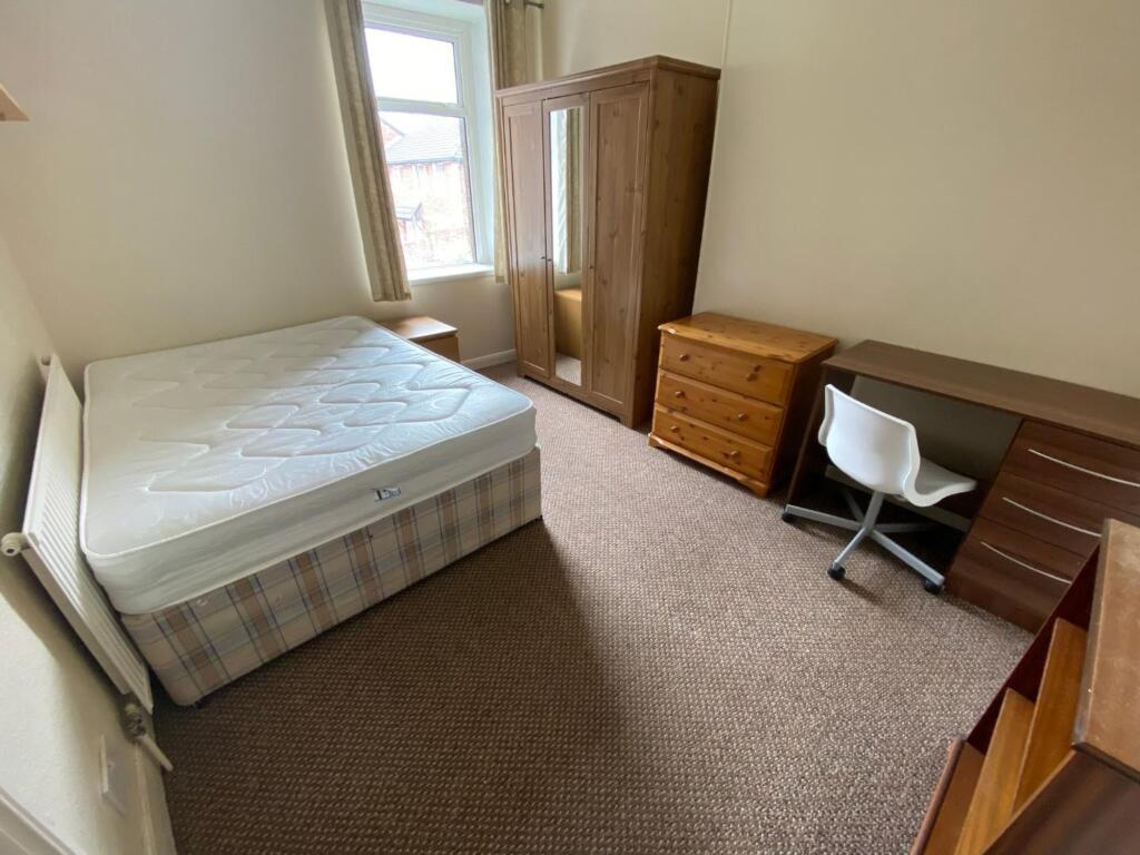 First Floor Middle Bedroom