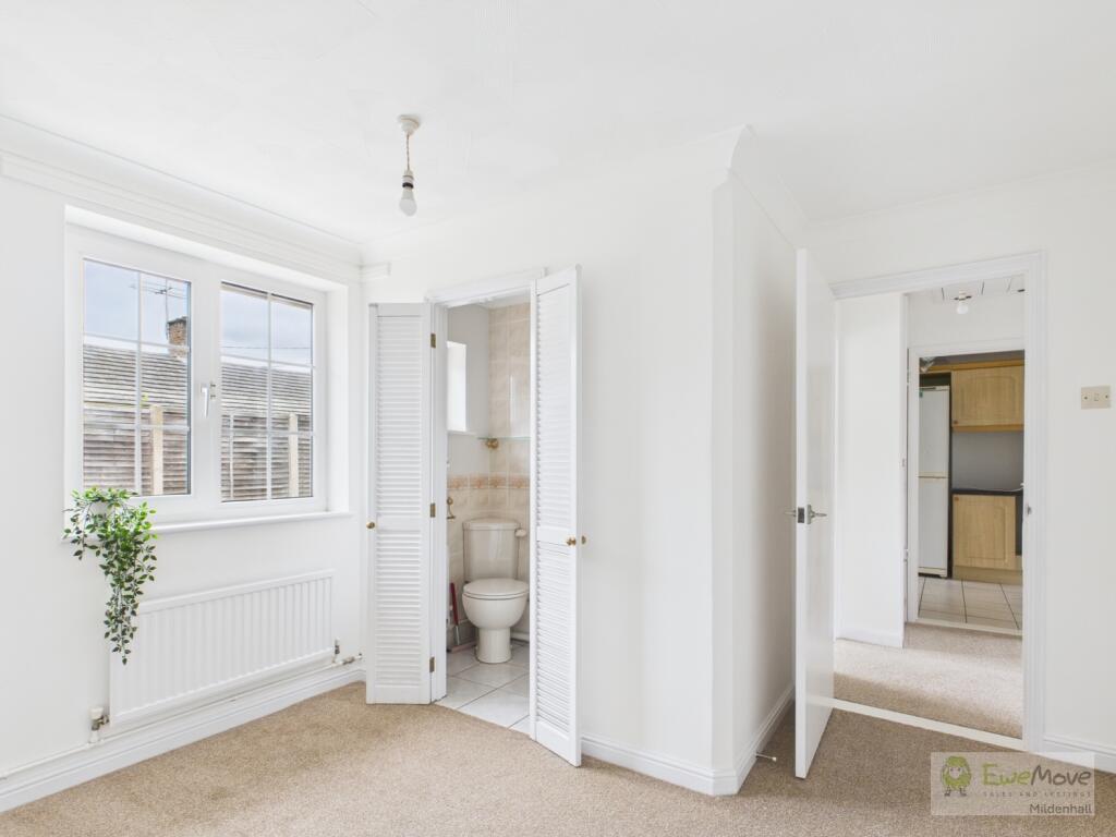 Thetford Road EweMove Mildenhall B2