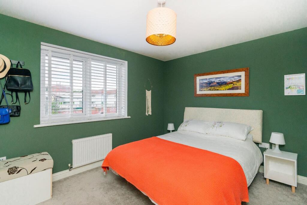 0S7FRBR - Bedroom B.jpg